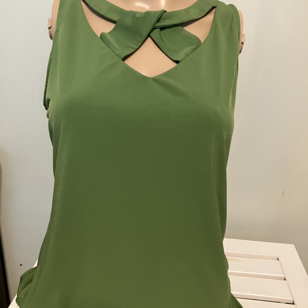 Avenue Olive Green Sleeveless Blouse